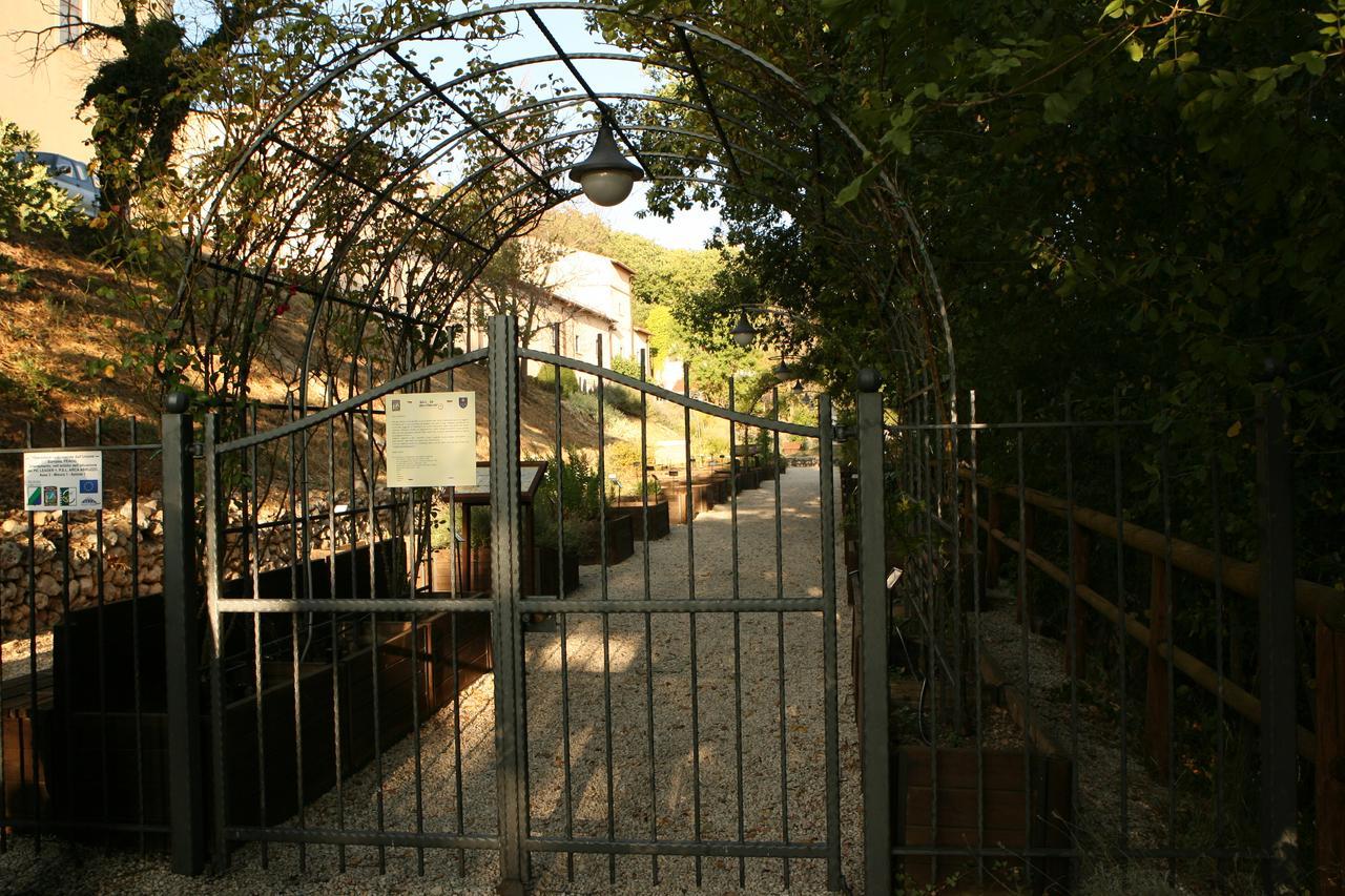 Convento Di San Colombo Hotell Santo Stefano Di Sessanio Exteriör bild