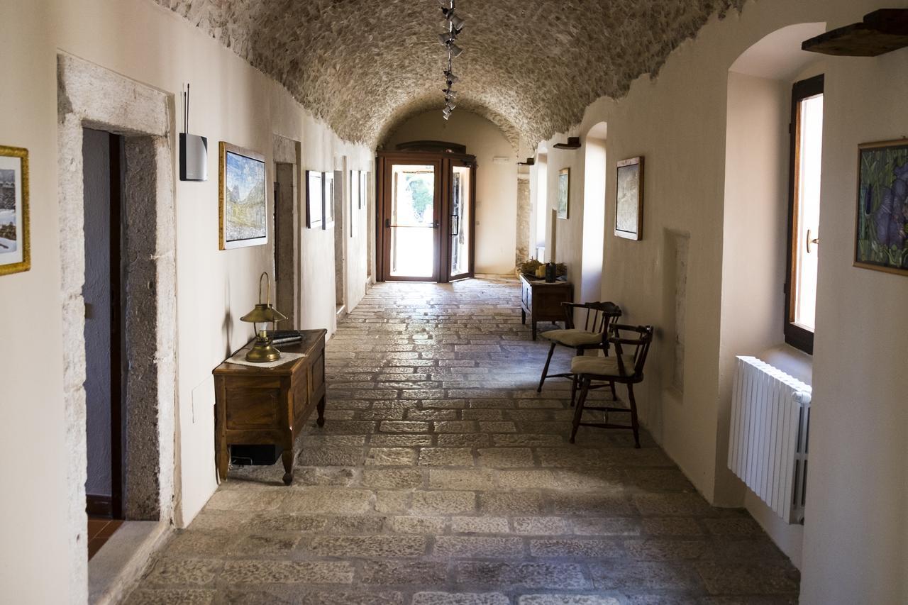 Convento Di San Colombo Hotell Santo Stefano Di Sessanio Exteriör bild